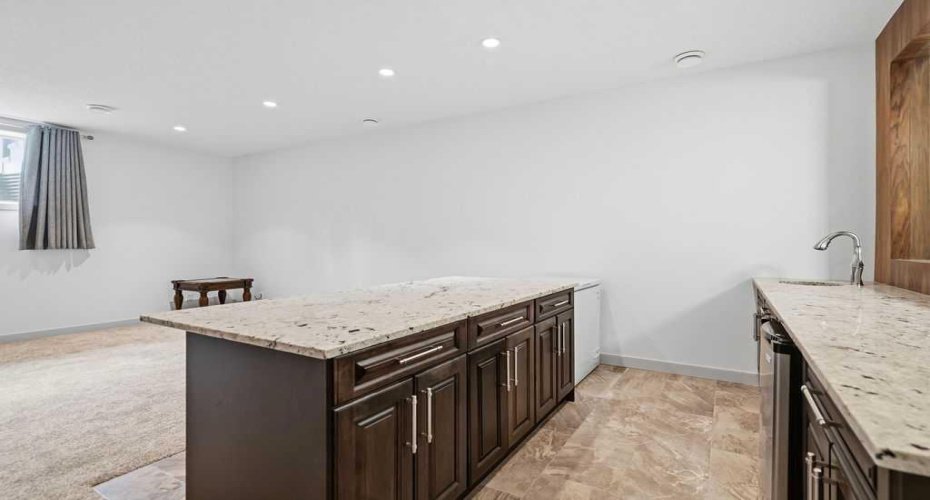 1125 Russet Road, Calgary, Alberta T2E 5L4, 4 Bedrooms Bedrooms, ,4 BathroomsBathrooms,Residential,For Sale,Russet,A2316844