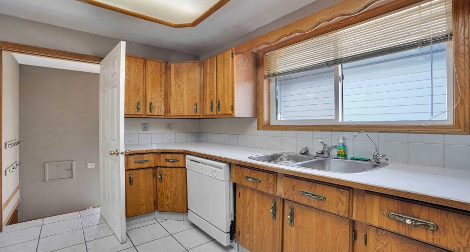 4732 Marbury Place, Calgary, Alberta T2A 2W2, 5 Bedrooms Bedrooms, ,2 BathroomsBathrooms,Residential,For Sale,Marbury,A2318241