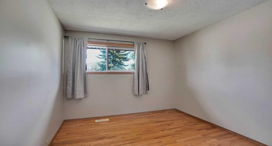 4732 Marbury Place, Calgary, Alberta T2A 2W2, 5 Bedrooms Bedrooms, ,2 BathroomsBathrooms,Residential,For Sale,Marbury,A2318241