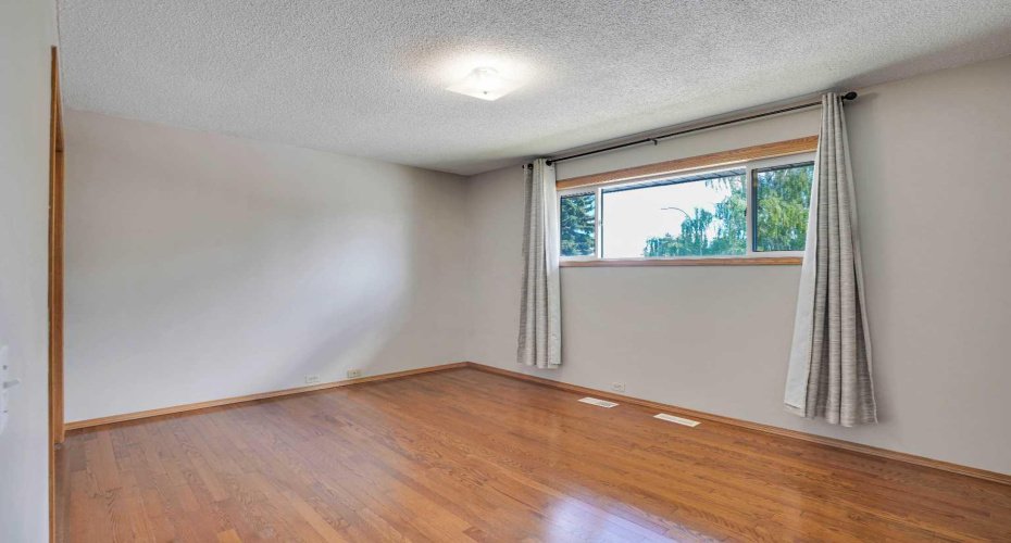 4732 Marbury Place, Calgary, Alberta T2A 2W2, 5 Bedrooms Bedrooms, ,2 BathroomsBathrooms,Residential,For Sale,Marbury,A2318241