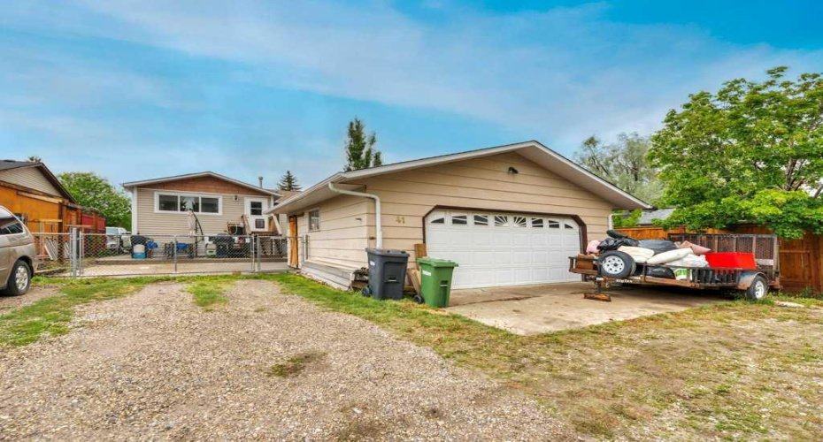 41 Brentwood Drive, Strathmore, Alberta T1P 1H9, 5 Bedrooms Bedrooms, ,3 BathroomsBathrooms,Residential,For Sale,Brentwood,A2316899