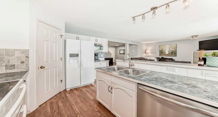 15 Citadel Meadow Crescent, Calgary, Alberta T3G 4Z1, 3 Bedrooms Bedrooms, ,4 BathroomsBathrooms,Residential,For Sale,Citadel Meadow,A2318242