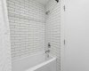 Tub in 4-piece bathroom