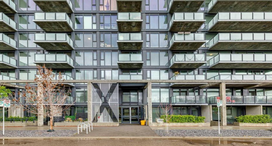 Front entrance to the Annex