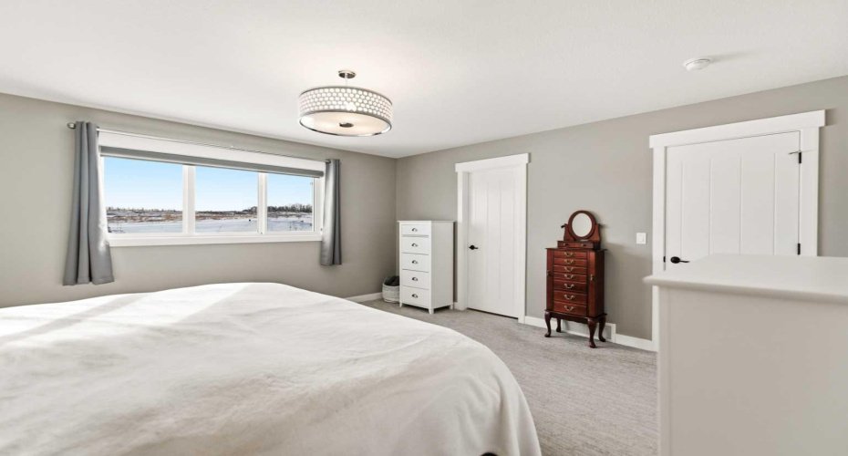 19 Vanveller Way, Sylvan Lake, Alberta T4S 0M4, 4 Bedrooms Bedrooms, ,4 BathroomsBathrooms,Residential,For Sale,Vanveller,A2318331
