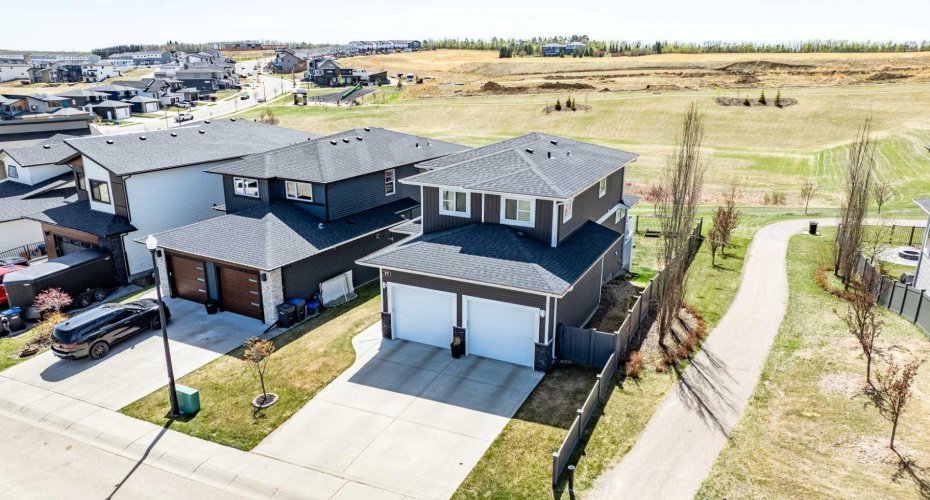 19 Vanveller Way, Sylvan Lake, Alberta T4S 0M4, 4 Bedrooms Bedrooms, ,4 BathroomsBathrooms,Residential,For Sale,Vanveller,A2318331