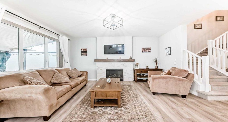 120 Emberside Place, Cochrane, Alberta T4C3A8, 3 Bedrooms Bedrooms, ,3 BathroomsBathrooms,Residential,For Sale,Emberside,A2317347