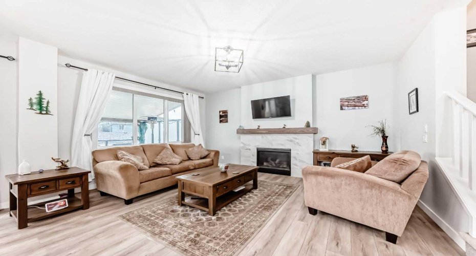 120 Emberside Place, Cochrane, Alberta T4C3A8, 3 Bedrooms Bedrooms, ,3 BathroomsBathrooms,Residential,For Sale,Emberside,A2317347