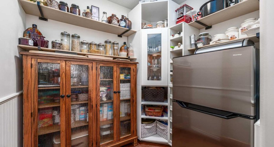Walk-in Pantry