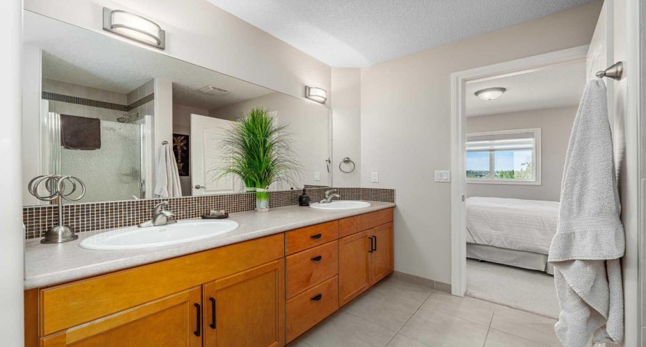 Bedroom with 4 pc Bath