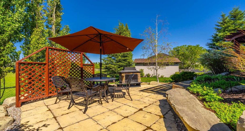 Sitting Area/Patio
