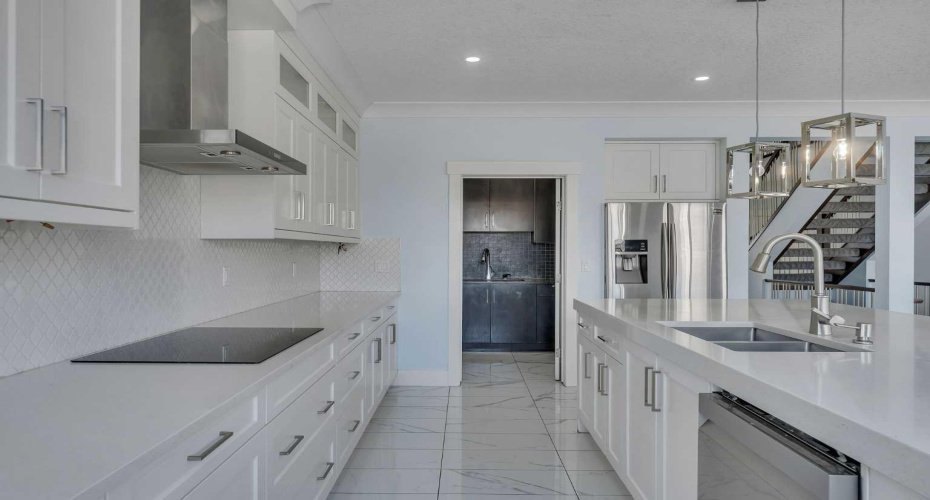 272 Aspenmere Way, Chestermere, Alberta T1X 0Y2, 8 Bedrooms Bedrooms, ,6 BathroomsBathrooms,Residential,For Sale,Aspenmere,A2318387