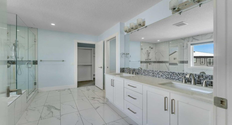 272 Aspenmere Way, Chestermere, Alberta T1X 0Y2, 8 Bedrooms Bedrooms, ,6 BathroomsBathrooms,Residential,For Sale,Aspenmere,A2318387