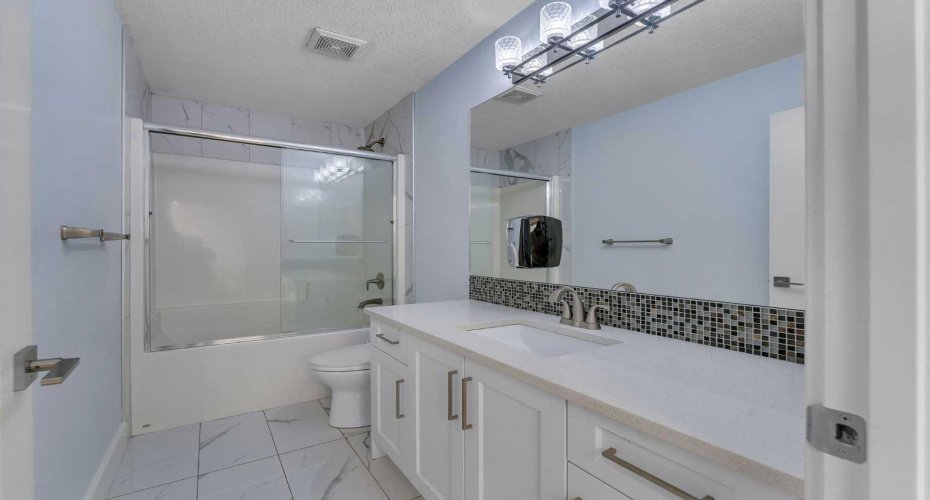 272 Aspenmere Way, Chestermere, Alberta T1X 0Y2, 8 Bedrooms Bedrooms, ,6 BathroomsBathrooms,Residential,For Sale,Aspenmere,A2318387