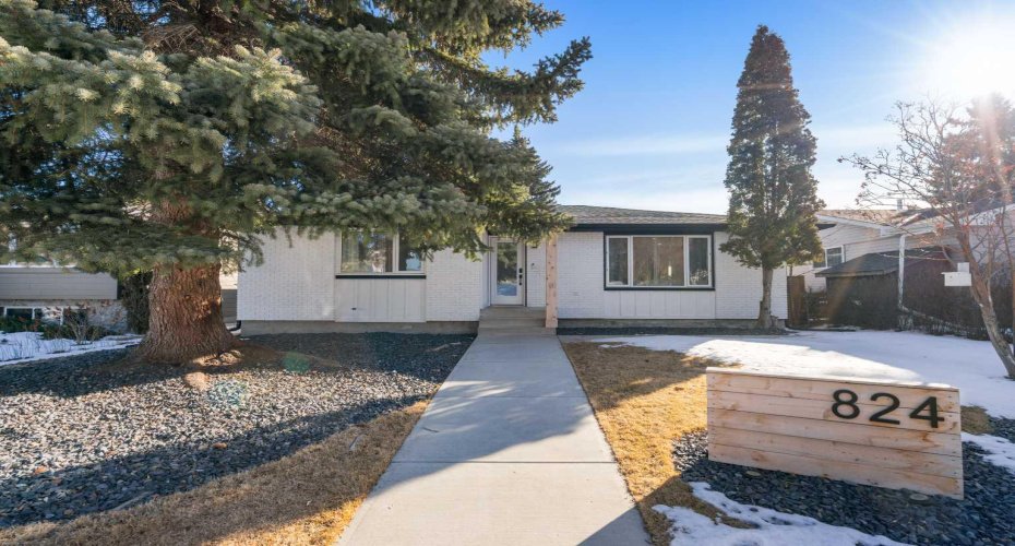824 Canna Crescent, Calgary, Alberta T2W 1N9, 4 Bedrooms Bedrooms, ,3 BathroomsBathrooms,Residential,For Sale,Canna,A2318403