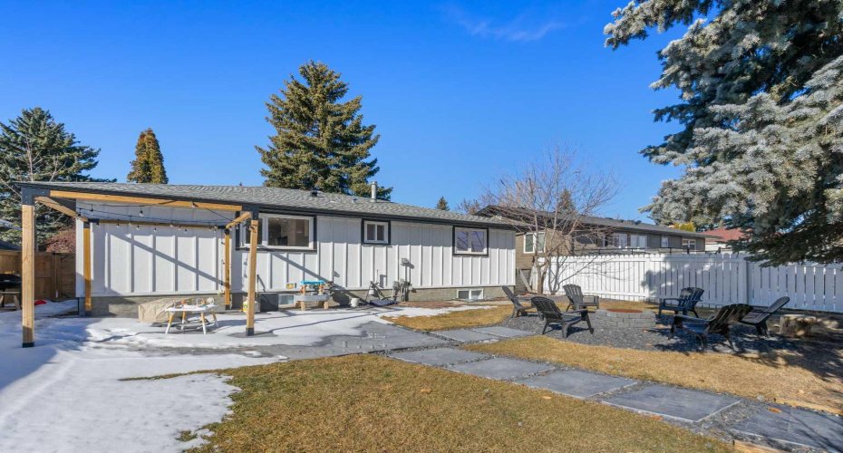 824 Canna Crescent, Calgary, Alberta T2W 1N9, 4 Bedrooms Bedrooms, ,3 BathroomsBathrooms,Residential,For Sale,Canna,A2318403