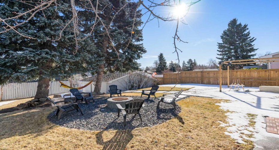 824 Canna Crescent, Calgary, Alberta T2W 1N9, 4 Bedrooms Bedrooms, ,3 BathroomsBathrooms,Residential,For Sale,Canna,A2318403