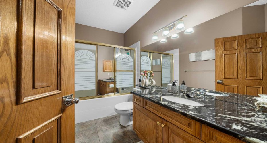 Full Bathroom Main Level