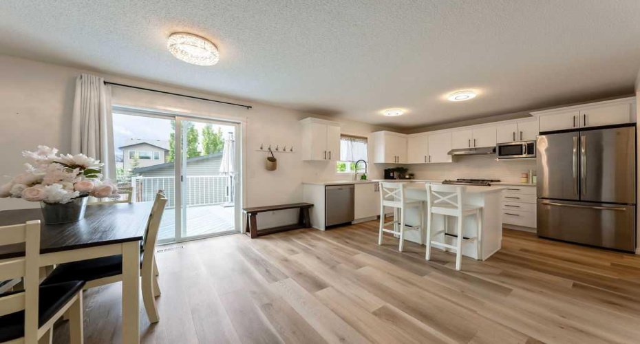 19 Drake Landing Way, Okotoks, Alberta T1S 0B9, 3 Bedrooms Bedrooms, ,3 BathroomsBathrooms,Residential,For Sale,Drake Landing,A2318653