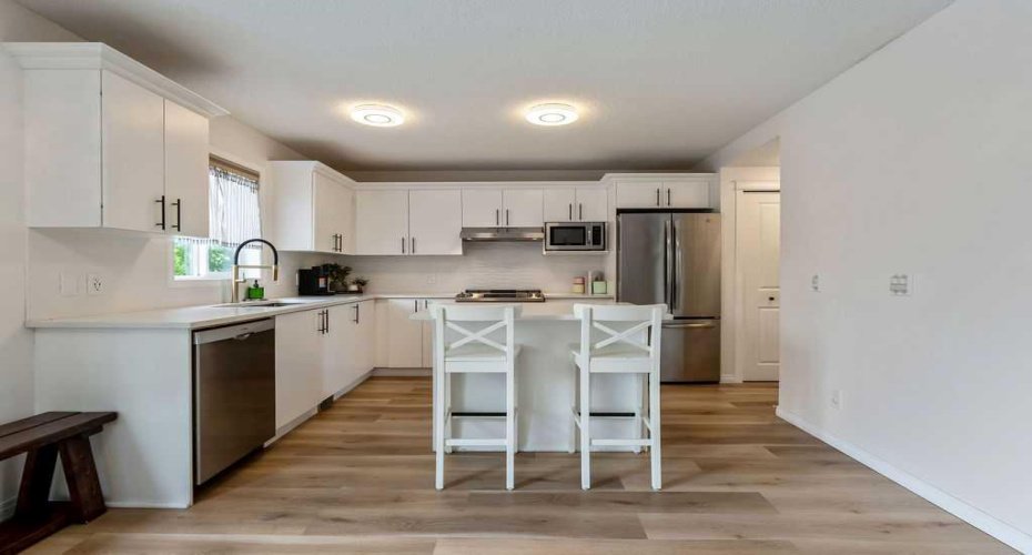 19 Drake Landing Way, Okotoks, Alberta T1S 0B9, 3 Bedrooms Bedrooms, ,3 BathroomsBathrooms,Residential,For Sale,Drake Landing,A2318653