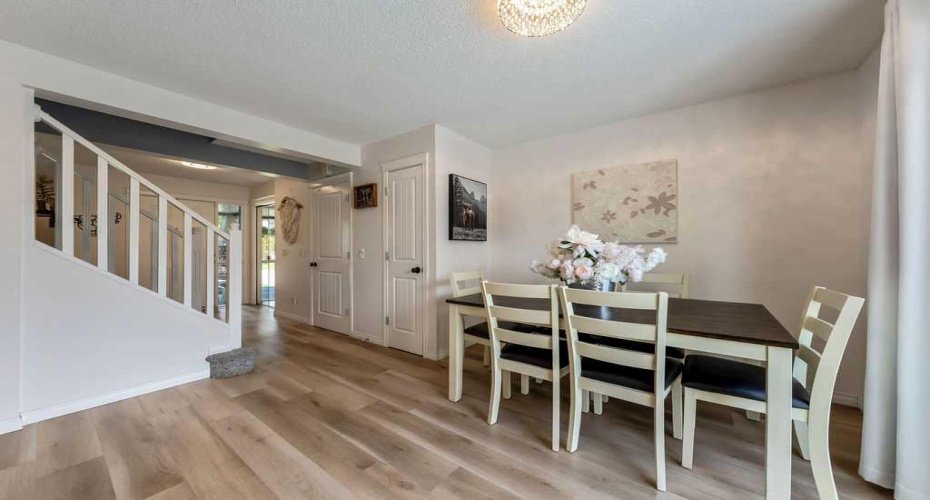 19 Drake Landing Way, Okotoks, Alberta T1S 0B9, 3 Bedrooms Bedrooms, ,3 BathroomsBathrooms,Residential,For Sale,Drake Landing,A2318653