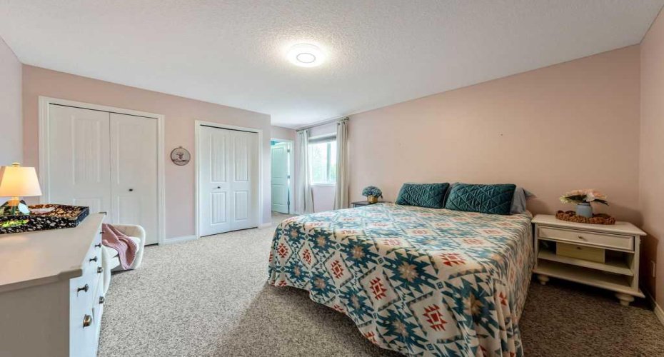 19 Drake Landing Way, Okotoks, Alberta T1S 0B9, 3 Bedrooms Bedrooms, ,3 BathroomsBathrooms,Residential,For Sale,Drake Landing,A2318653