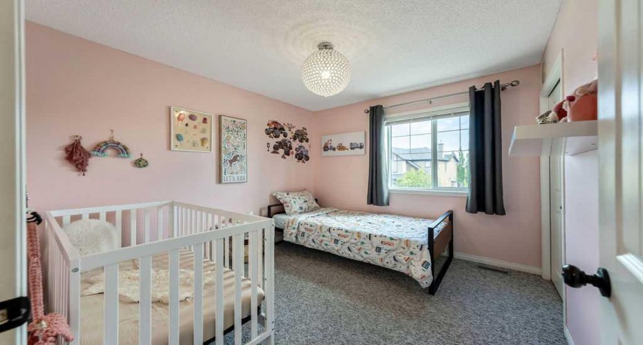 19 Drake Landing Way, Okotoks, Alberta T1S 0B9, 3 Bedrooms Bedrooms, ,3 BathroomsBathrooms,Residential,For Sale,Drake Landing,A2318653