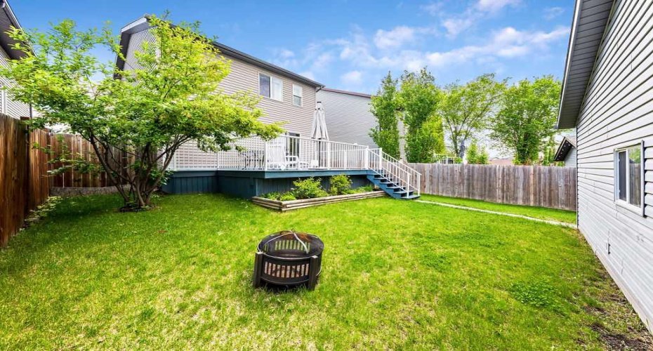 19 Drake Landing Way, Okotoks, Alberta T1S 0B9, 3 Bedrooms Bedrooms, ,3 BathroomsBathrooms,Residential,For Sale,Drake Landing,A2318653