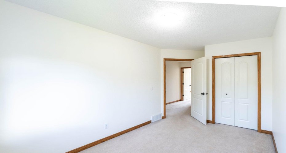 120 Ross Avenue, Cochrane, Alberta T4C 2E5, 3 Bedrooms Bedrooms, ,3 BathroomsBathrooms,Residential,For Sale,Ross,A2318667