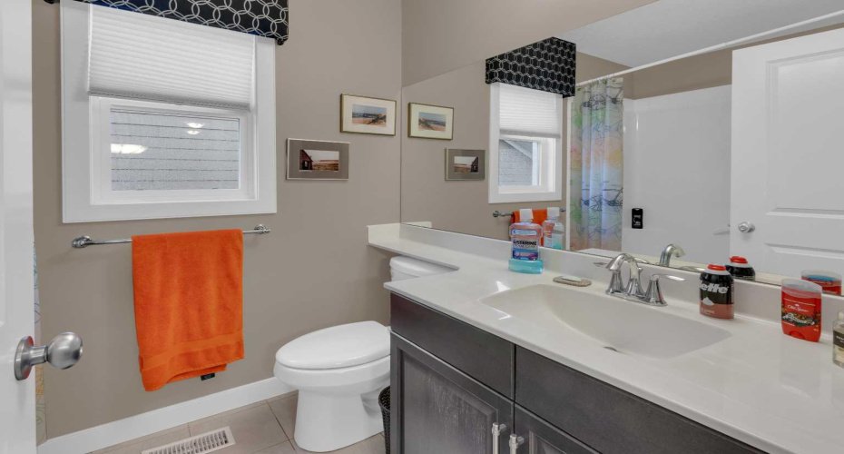 4PC Bath Upper Level
