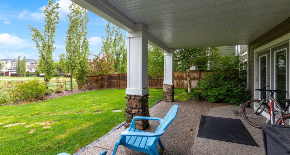 Aggregate Stone Walk Out Patio