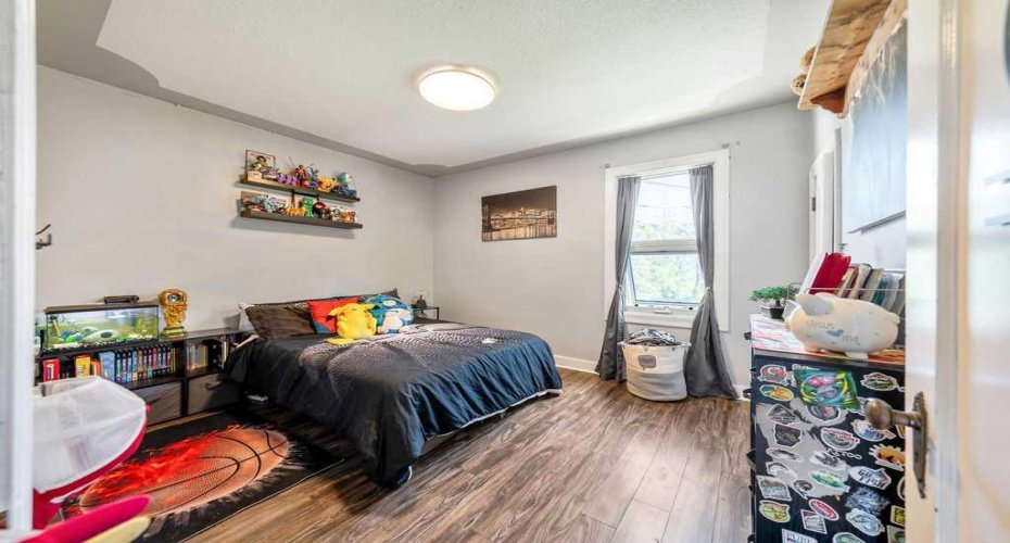 101 S Railway Street, Okotoks, Alberta T1S 1K6, 3 Bedrooms Bedrooms, ,2 BathroomsBathrooms,Residential,For Sale,S Railway,A2318716