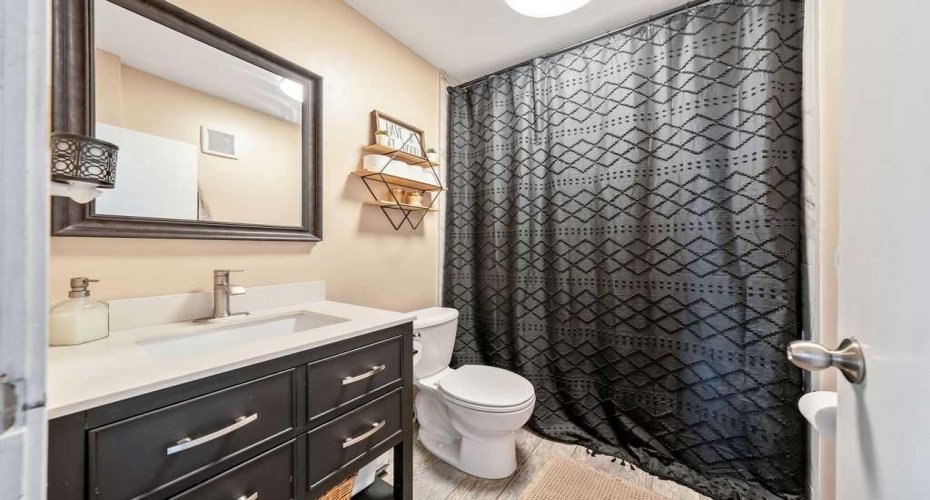 101 S Railway Street, Okotoks, Alberta T1S 1K6, 3 Bedrooms Bedrooms, ,2 BathroomsBathrooms,Residential,For Sale,S Railway,A2318716