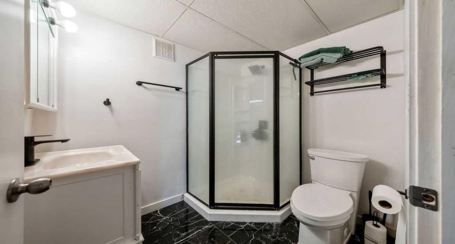 101 S Railway Street, Okotoks, Alberta T1S 1K6, 3 Bedrooms Bedrooms, ,2 BathroomsBathrooms,Residential,For Sale,S Railway,A2318716