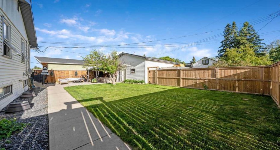 101 S Railway Street, Okotoks, Alberta T1S 1K6, 3 Bedrooms Bedrooms, ,2 BathroomsBathrooms,Residential,For Sale,S Railway,A2318716