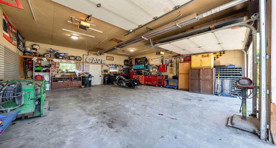 101 S Railway Street, Okotoks, Alberta T1S 1K6, 3 Bedrooms Bedrooms, ,2 BathroomsBathrooms,Residential,For Sale,S Railway,A2318716