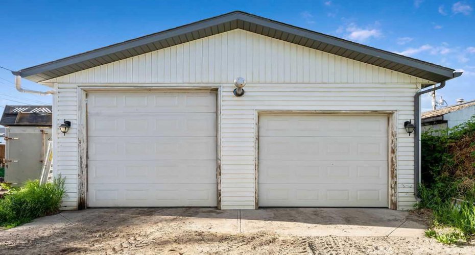 101 S Railway Street, Okotoks, Alberta T1S 1K6, 3 Bedrooms Bedrooms, ,2 BathroomsBathrooms,Residential,For Sale,S Railway,A2318716