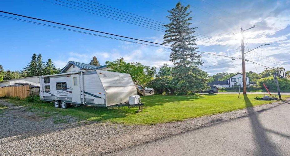 101 S Railway Street, Okotoks, Alberta T1S 1K6, 3 Bedrooms Bedrooms, ,2 BathroomsBathrooms,Residential,For Sale,S Railway,A2318716