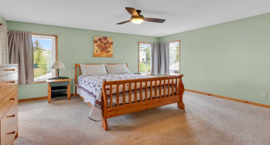 124 Gleneagles Terrace, Cochrane, Alberta T4C 1W6, 3 Bedrooms Bedrooms, ,4 BathroomsBathrooms,Residential,For Sale,Gleneagles,A2314525