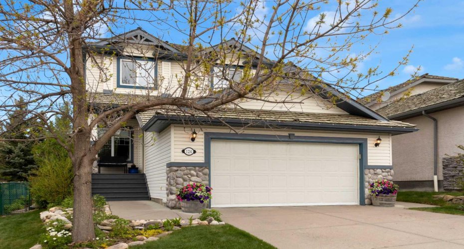 124 Gleneagles Terrace, Cochrane, Alberta T4C 1W6, 3 Bedrooms Bedrooms, ,4 BathroomsBathrooms,Residential,For Sale,Gleneagles,A2314525