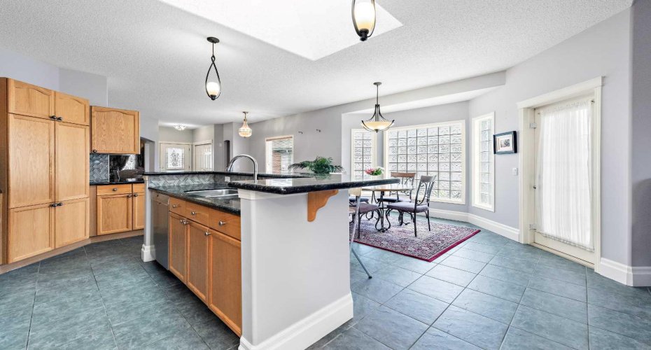 131 Invermere Close, Chestermere, Alberta T1X1L3, 3 Bedrooms Bedrooms, ,3 BathroomsBathrooms,Residential,For Sale,Invermere,A2309757