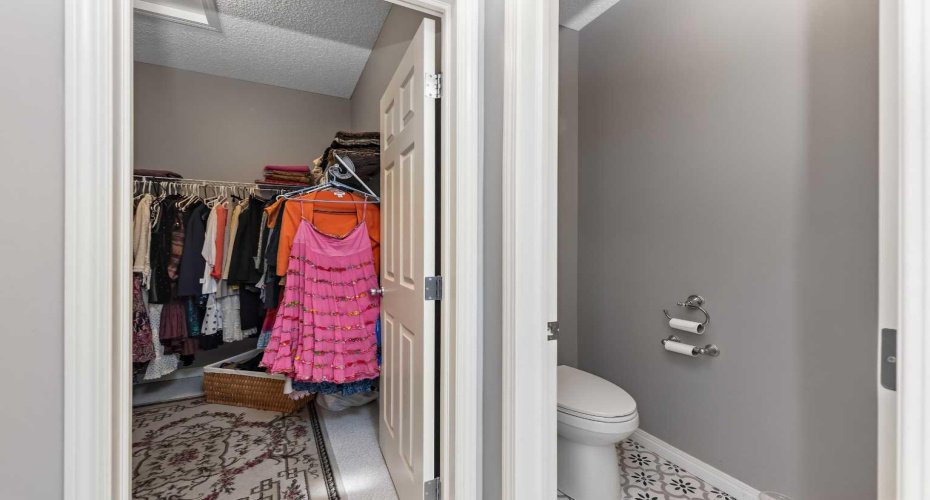 131 Invermere Close, Chestermere, Alberta T1X1L3, 3 Bedrooms Bedrooms, ,3 BathroomsBathrooms,Residential,For Sale,Invermere,A2309757
