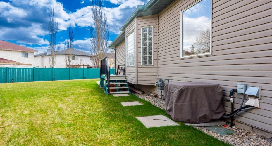 131 Invermere Close, Chestermere, Alberta T1X1L3, 3 Bedrooms Bedrooms, ,3 BathroomsBathrooms,Residential,For Sale,Invermere,A2309757