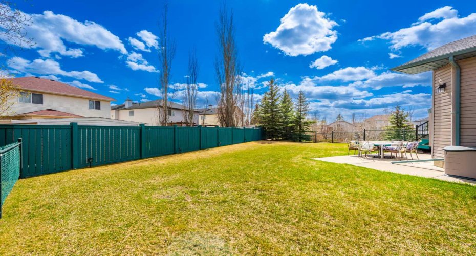 131 Invermere Close, Chestermere, Alberta T1X1L3, 3 Bedrooms Bedrooms, ,3 BathroomsBathrooms,Residential,For Sale,Invermere,A2309757