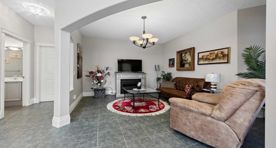 131 Invermere Close, Chestermere, Alberta T1X1L3, 3 Bedrooms Bedrooms, ,3 BathroomsBathrooms,Residential,For Sale,Invermere,A2309757