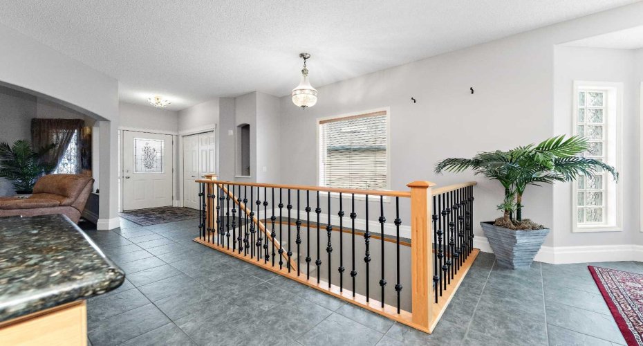 131 Invermere Close, Chestermere, Alberta T1X1L3, 3 Bedrooms Bedrooms, ,3 BathroomsBathrooms,Residential,For Sale,Invermere,A2309757