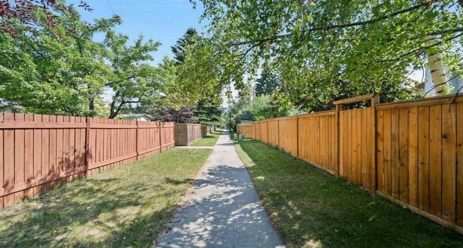 5632 Dalhousie Drive, Calgary, Alberta T3A1P9, 6 Bedrooms Bedrooms, ,4 BathroomsBathrooms,Residential,For Sale,Dalhousie,A2319266