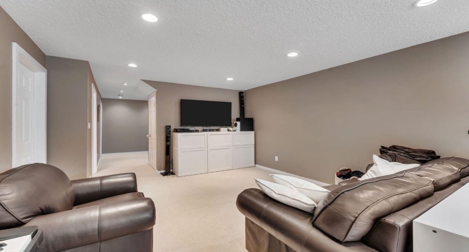 27 River Heights Crescent, Cochrane, Alberta T4C 0J3, 4 Bedrooms Bedrooms, ,4 BathroomsBathrooms,Residential,For Sale,River Heights,A2318941