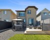 Sunny Back Yard - No Neighbours Behind!