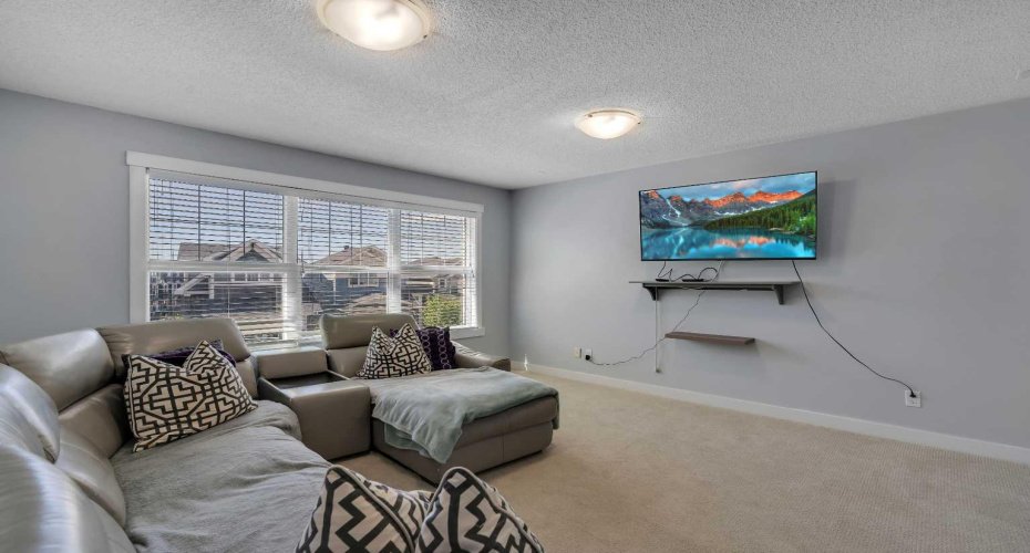 Alternate view of the bonus room.